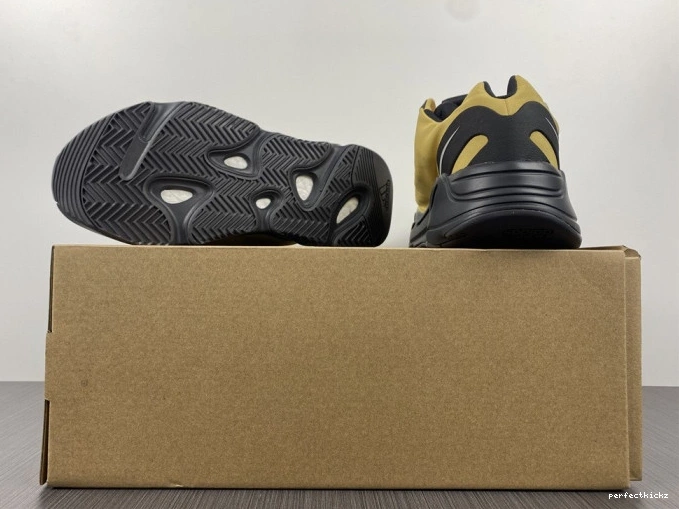 'Honey Yeezy 700 Flux' Boost MNVN GZ0717 0731
